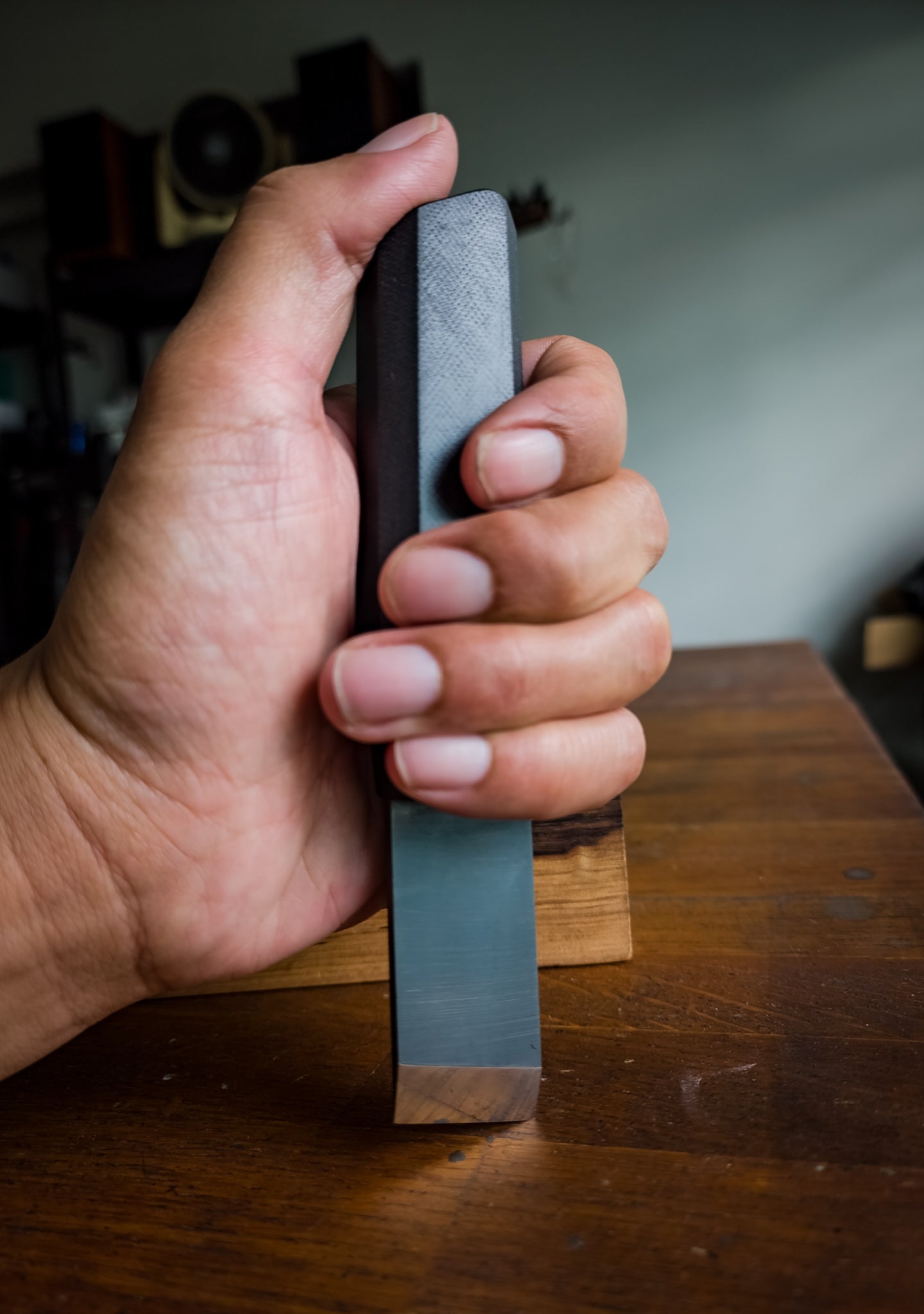 Crimson Slanted Flush Cut Knife